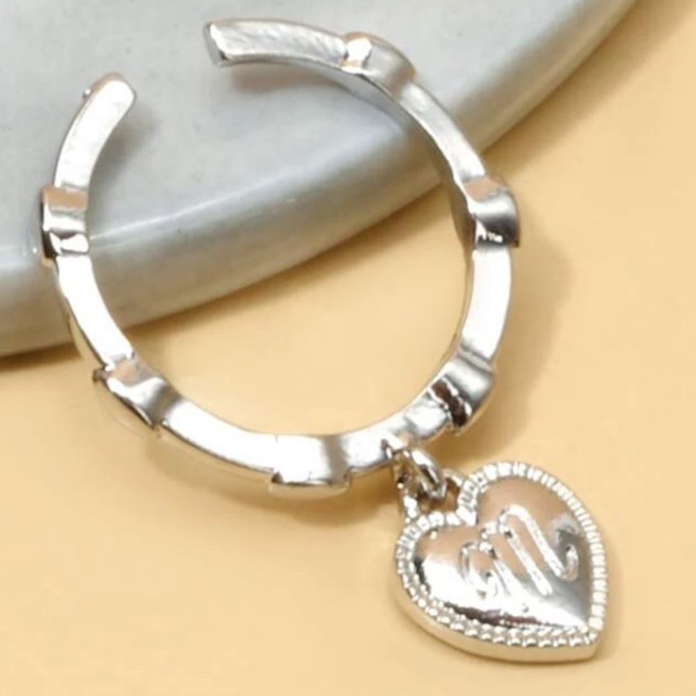 Gorgeous Heart Charm silver ring cuff